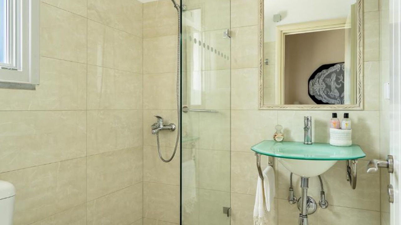 Photo of Bathroom in Frourion