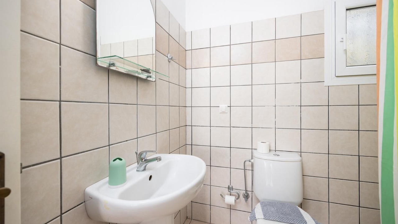 Photo of Bathroom in Skala