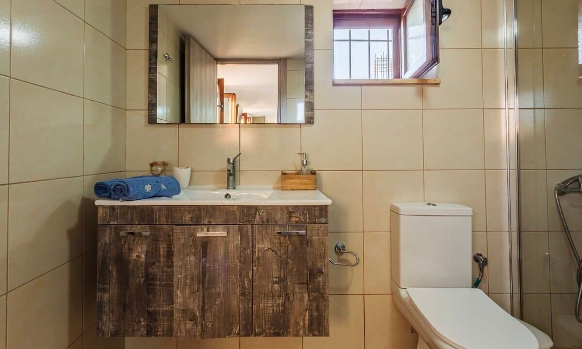 Photo of Bathroom in Lefktron