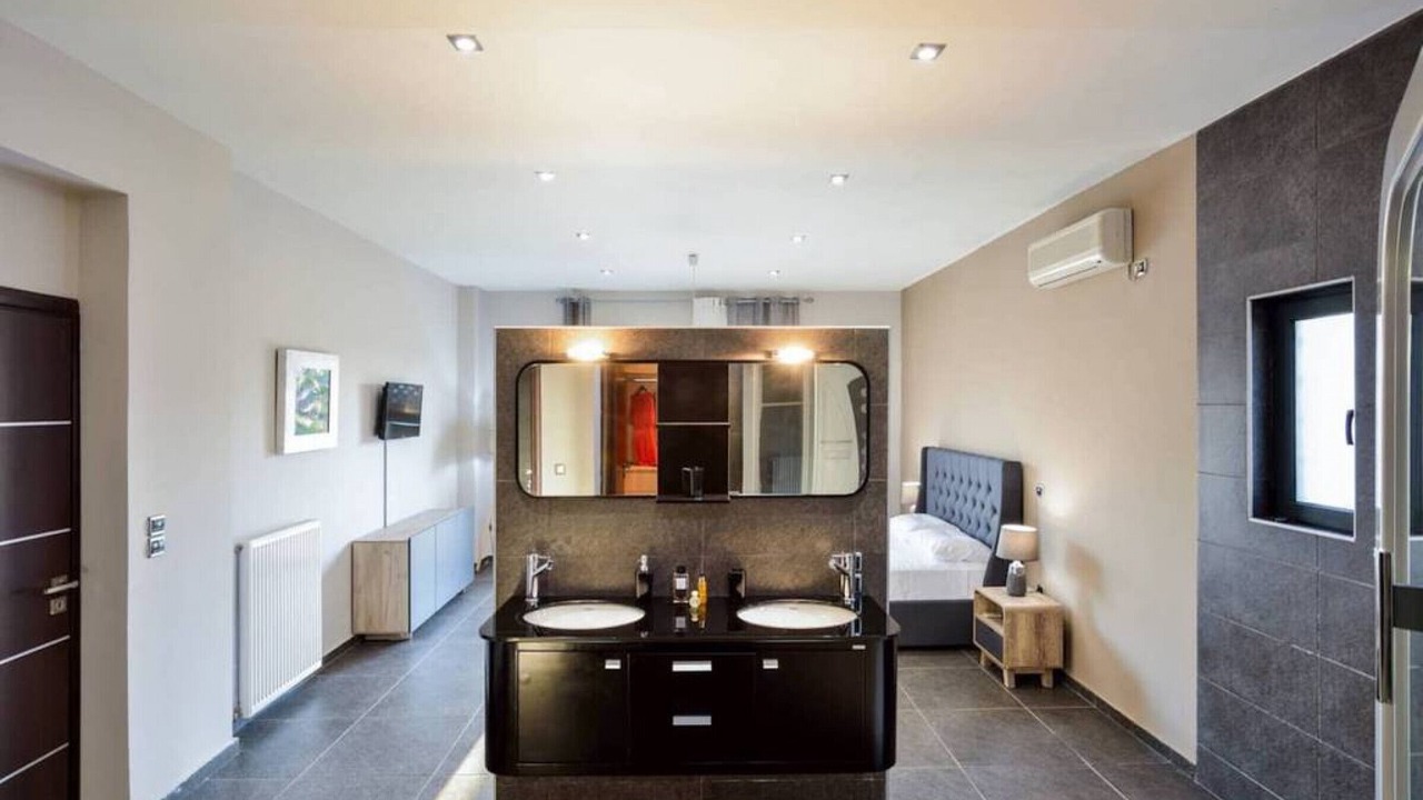 Photo of Bathroom in Chorafakia