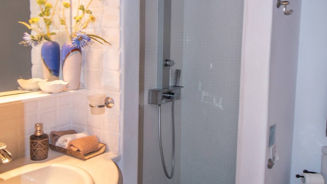 Photo of Bathroom in Ornos