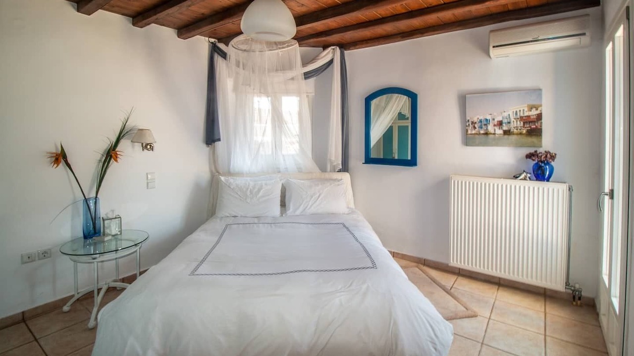 Photo of Bedroom in Ornos