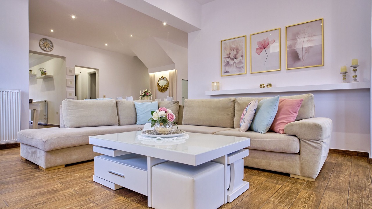 Photo of Livingroom in Agios Stefanos Avliotes
