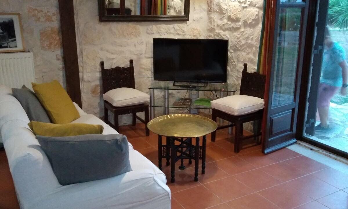 Photo of Livingroom in Gaitanion