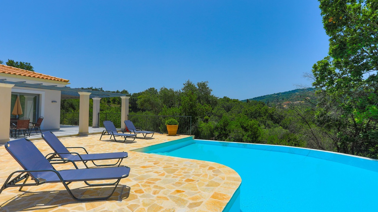 Photo of Outdoor in Petaleia