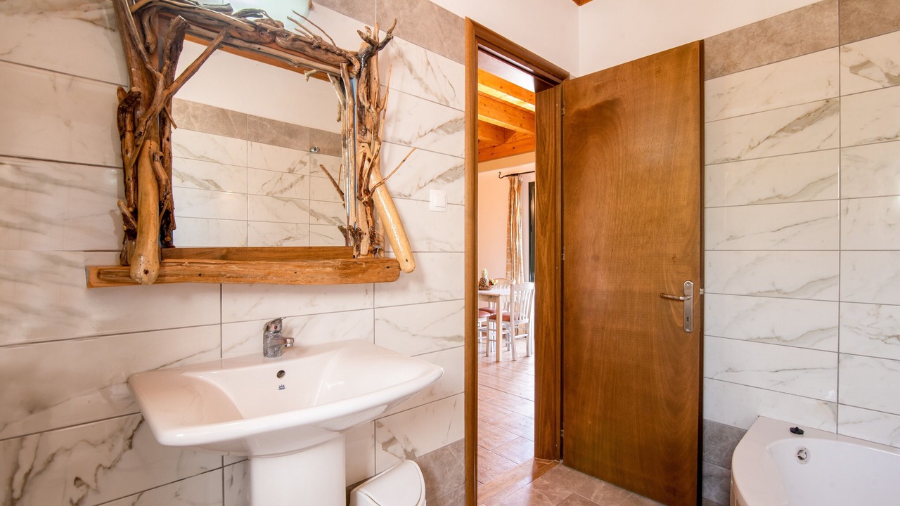 Photo of Bathroom in Arillas