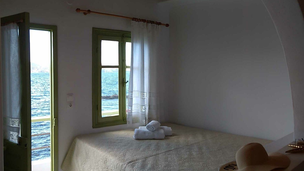 Photo of Bedroom in Milos