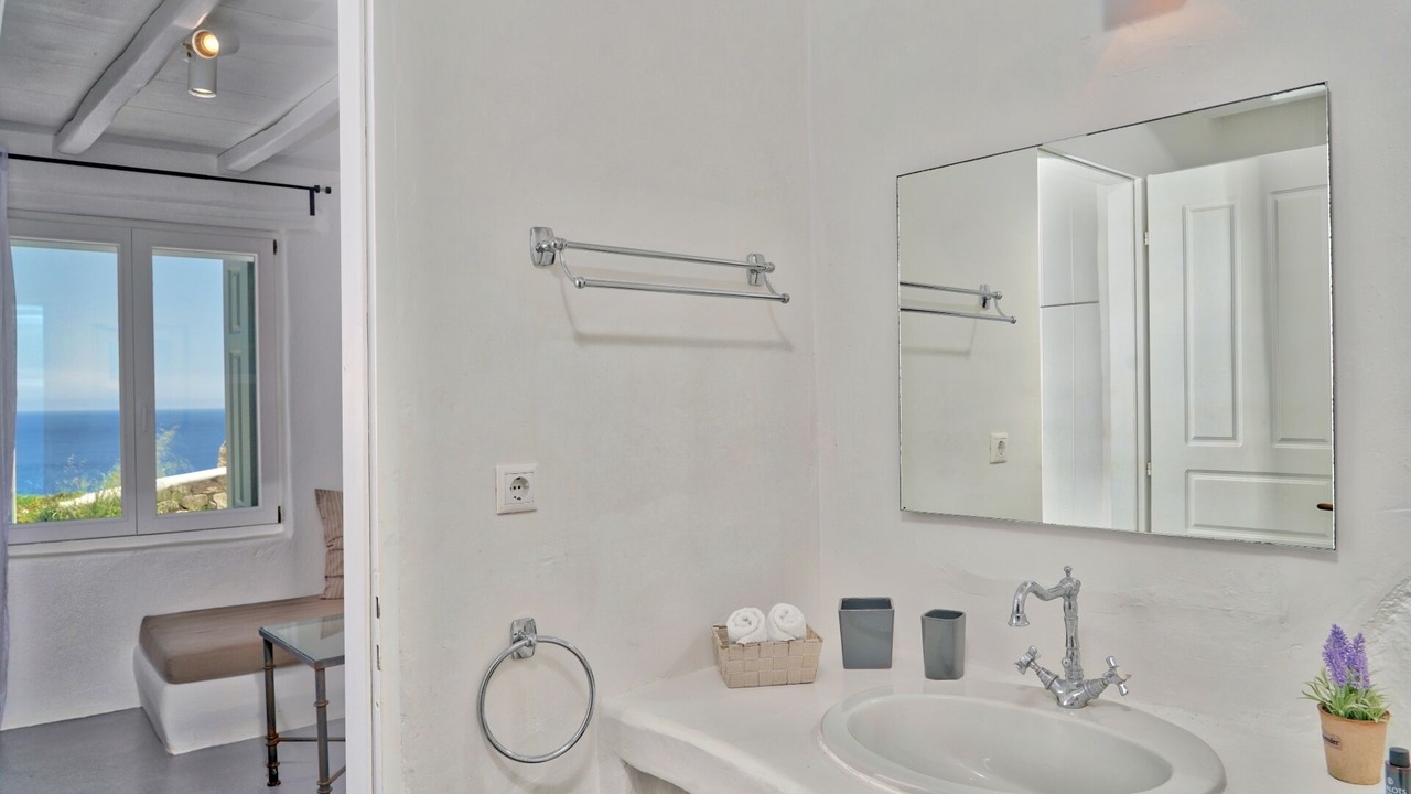 Photo of Bathroom in Paraga
