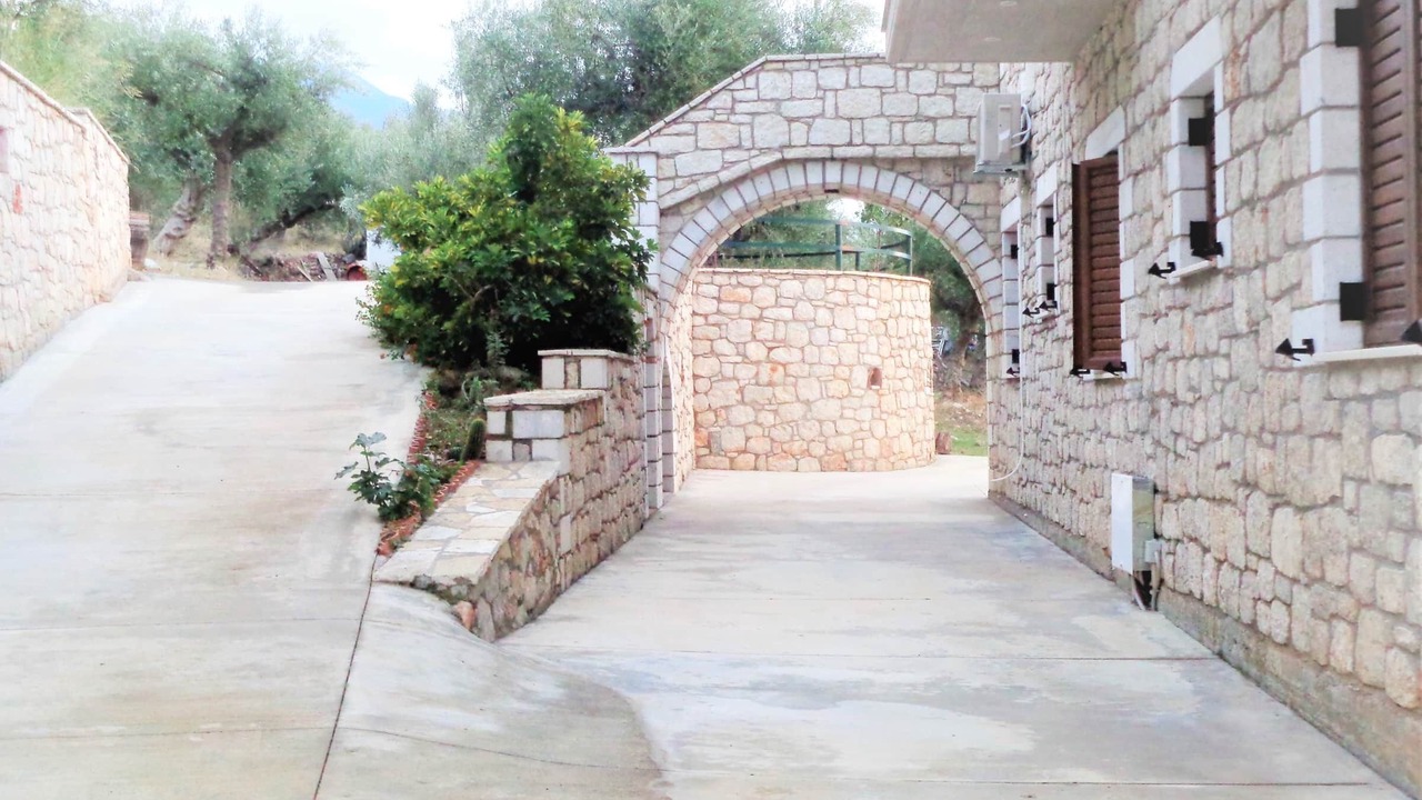 Photo of Outdoor in Diasella