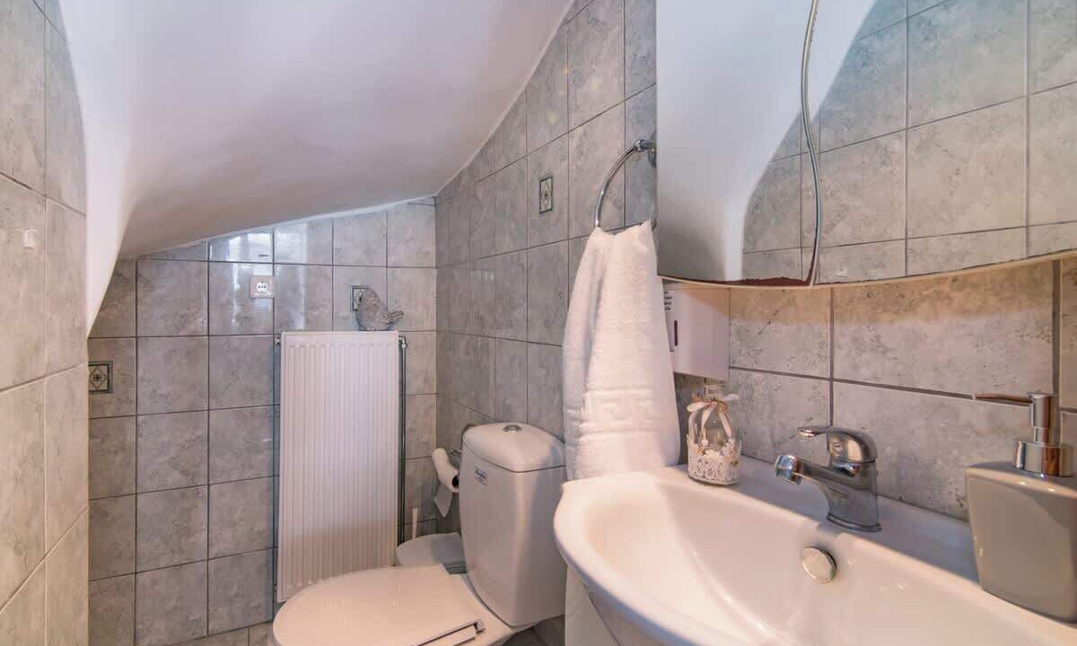 Photo of Bathroom in Elation