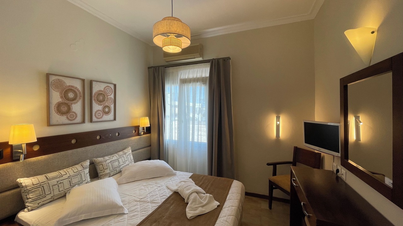 Photo of Bedroom in Adamas