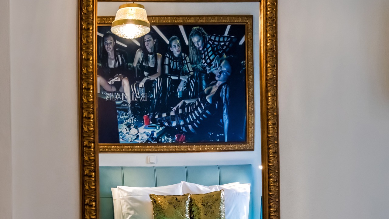 Photo of Bedroom in Drama