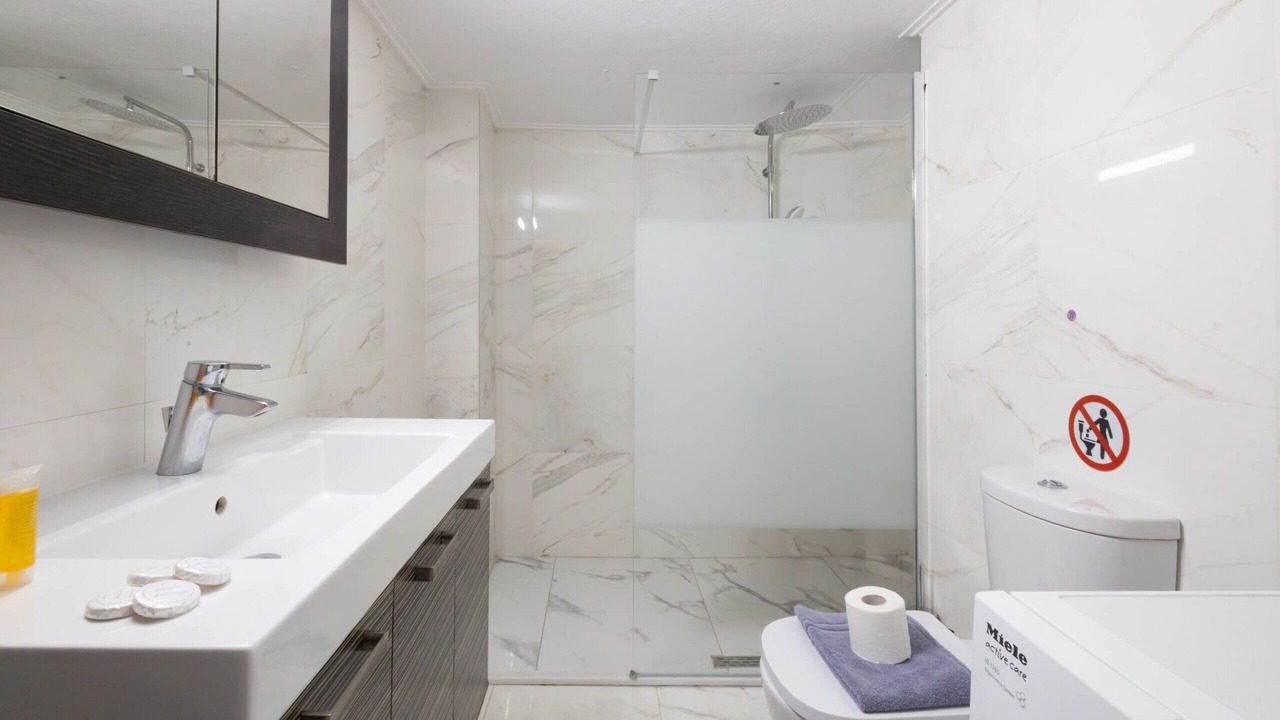 Photo of Bathroom in Nea Smirni