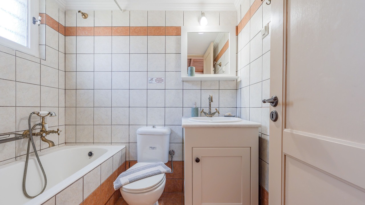 Photo of Bathroom in Douliana
