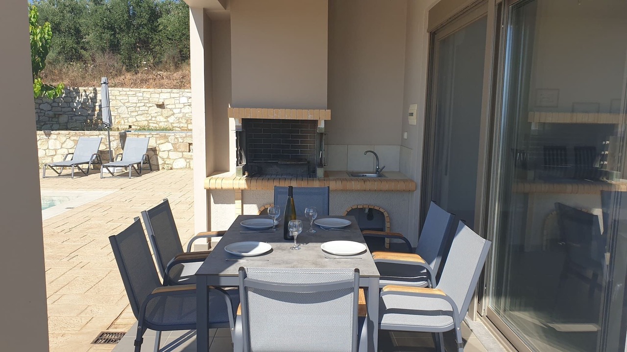 Photo of Outdoor in Monopari
