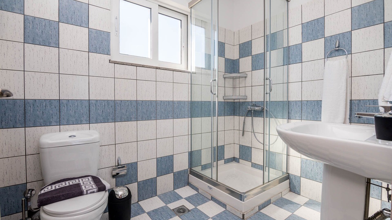 Photo of Bathroom in Skala