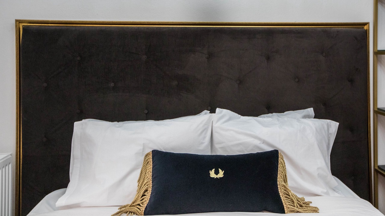 Photo of Bedroom in Drama
