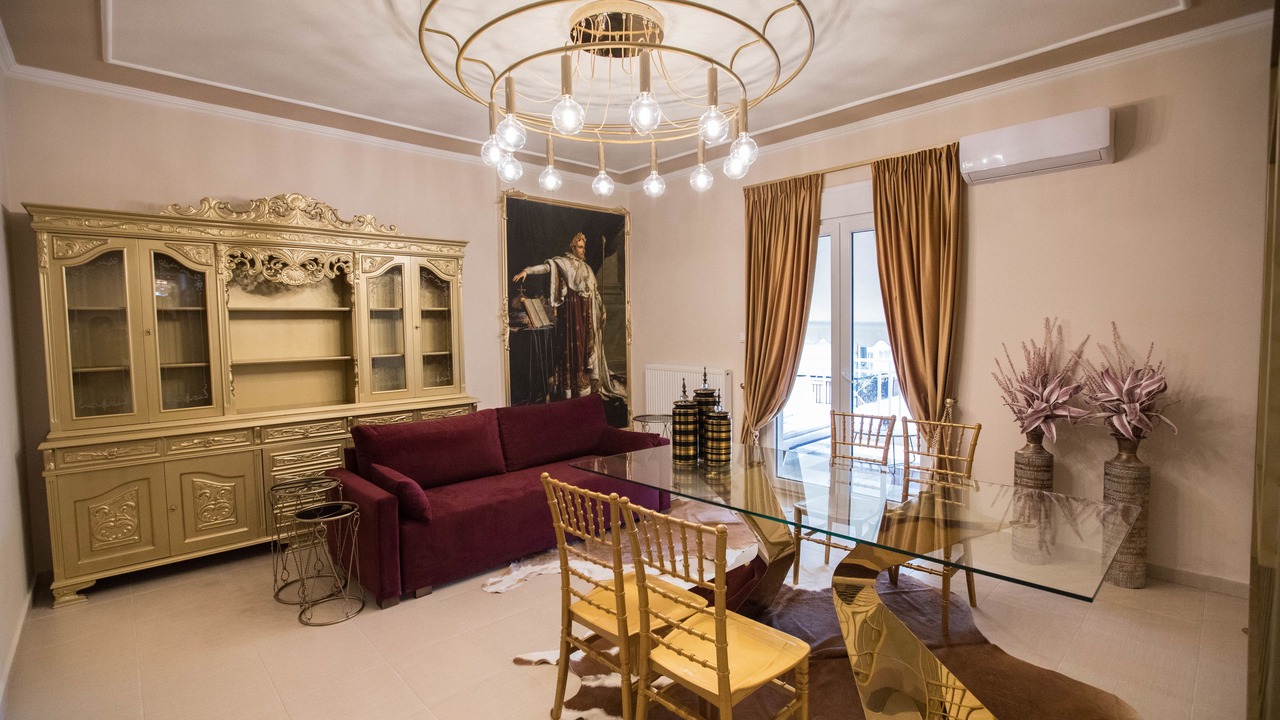 Photo of Livingroom in Drama