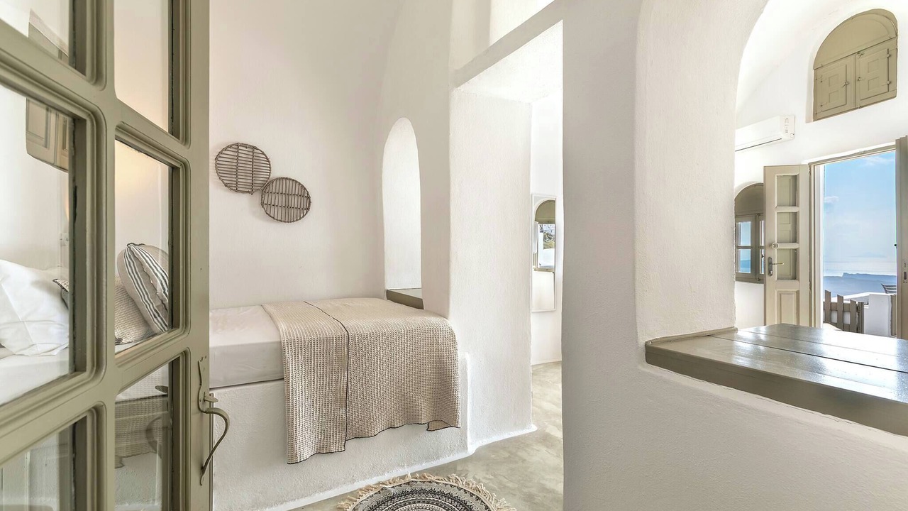 Photo of Bedroom in Imerovigli