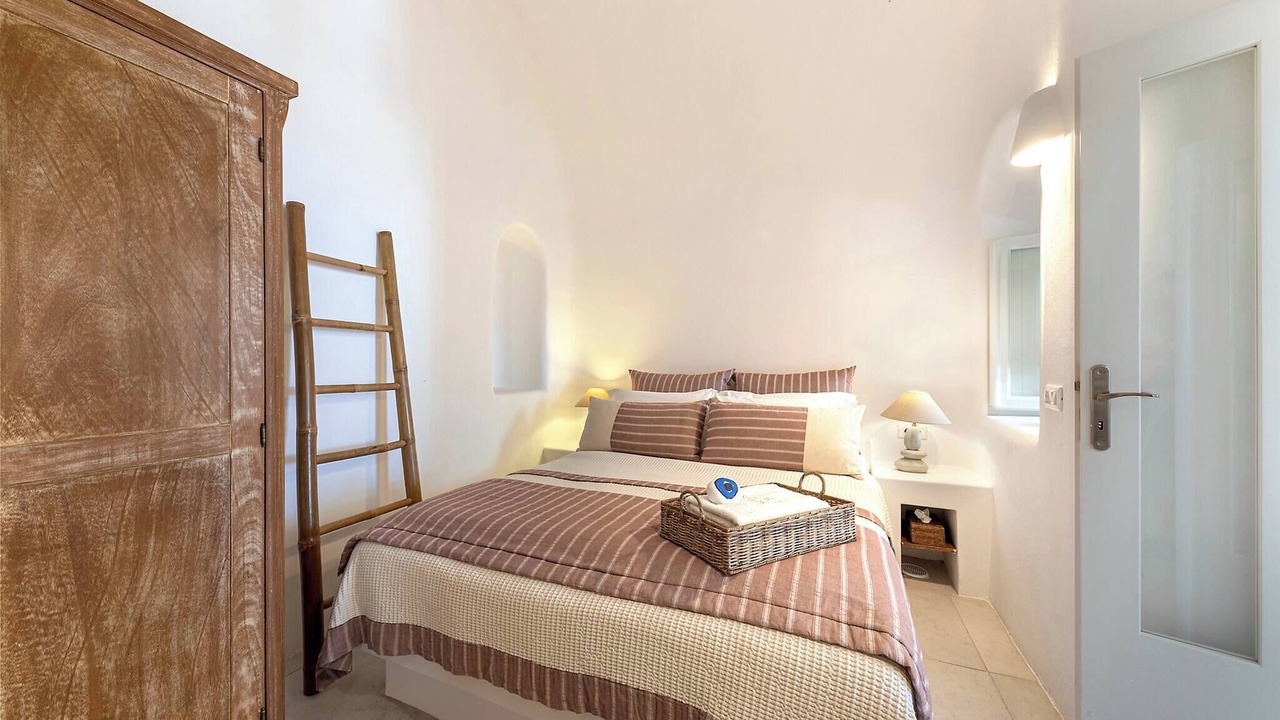 Photo of Bedroom in Imerovigli