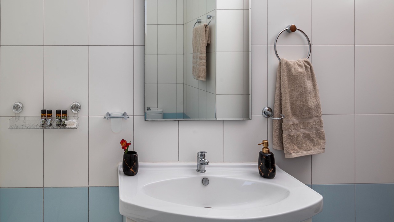 Photo of Bathroom in Petaloudes