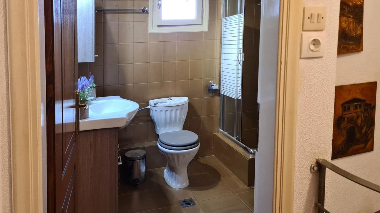 Photo of Bathroom in Ano Lechonia