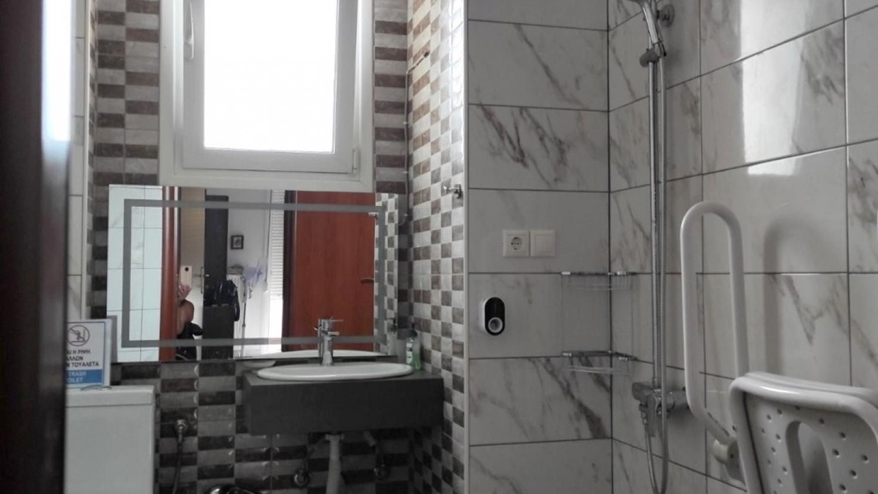 Photo of Bathroom in Volos City Centre