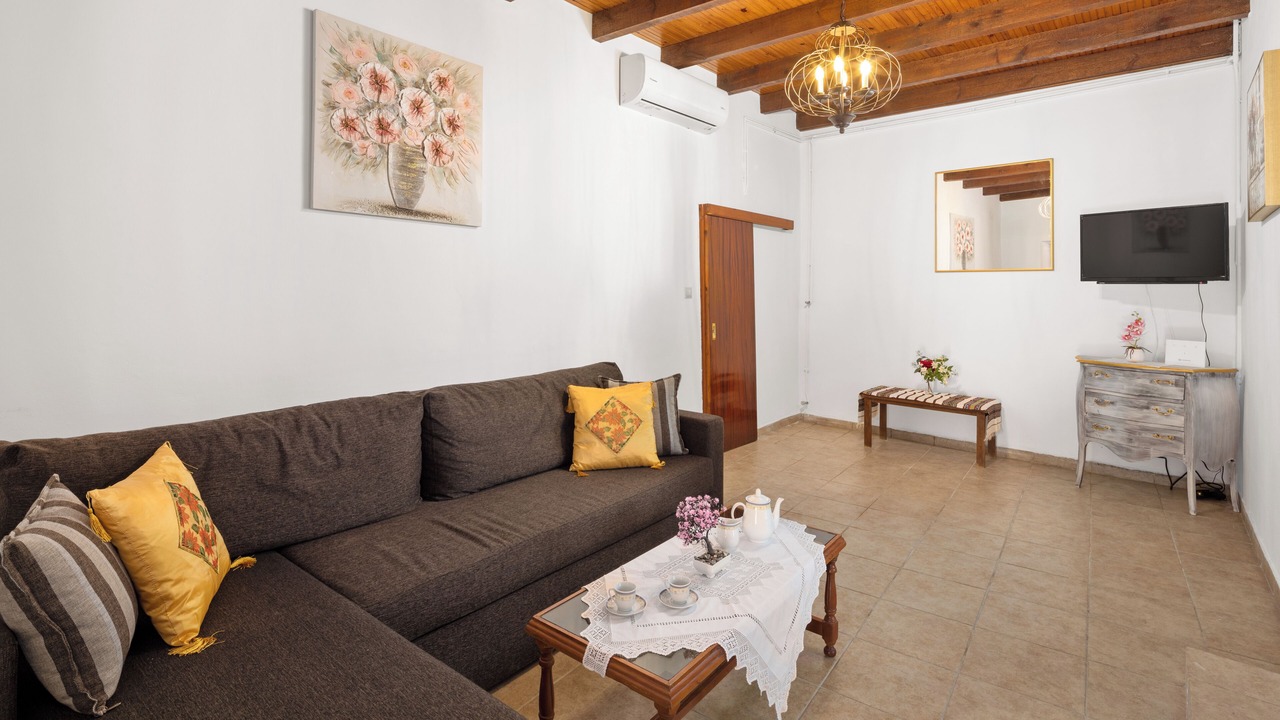 Photo of Livingroom in Kouramades