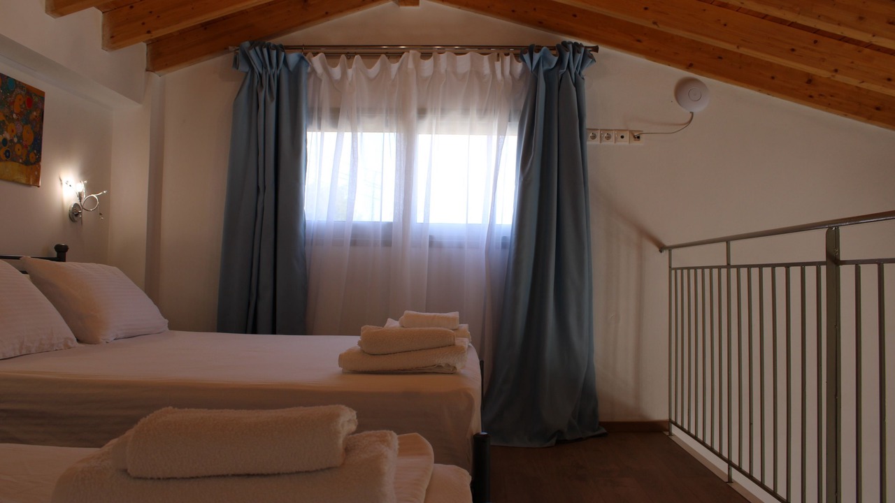 Photo of Bedroom in Ipsos