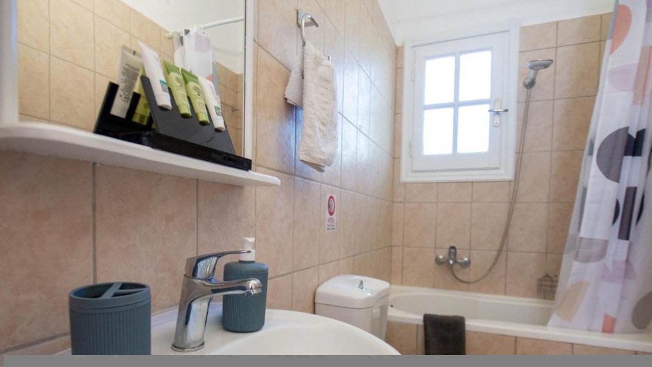 Photo of Bathroom in Perama