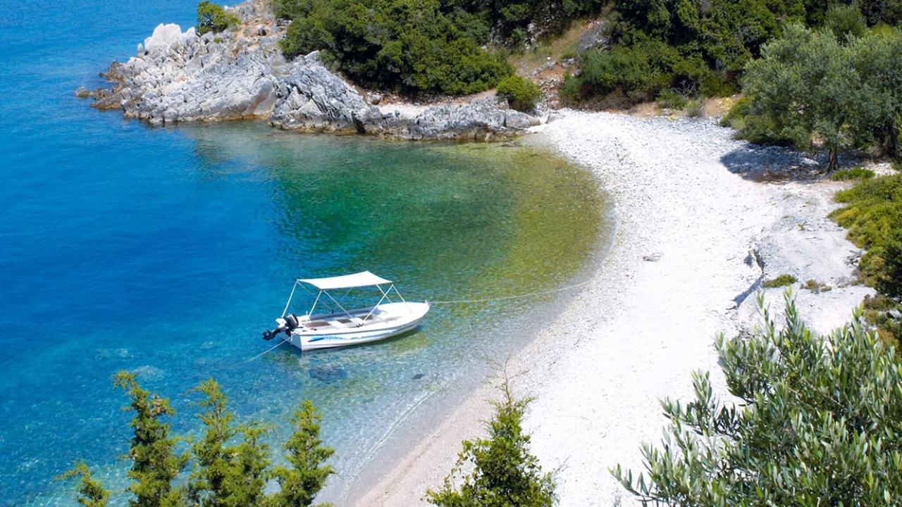 Photo of Others in Ithaki