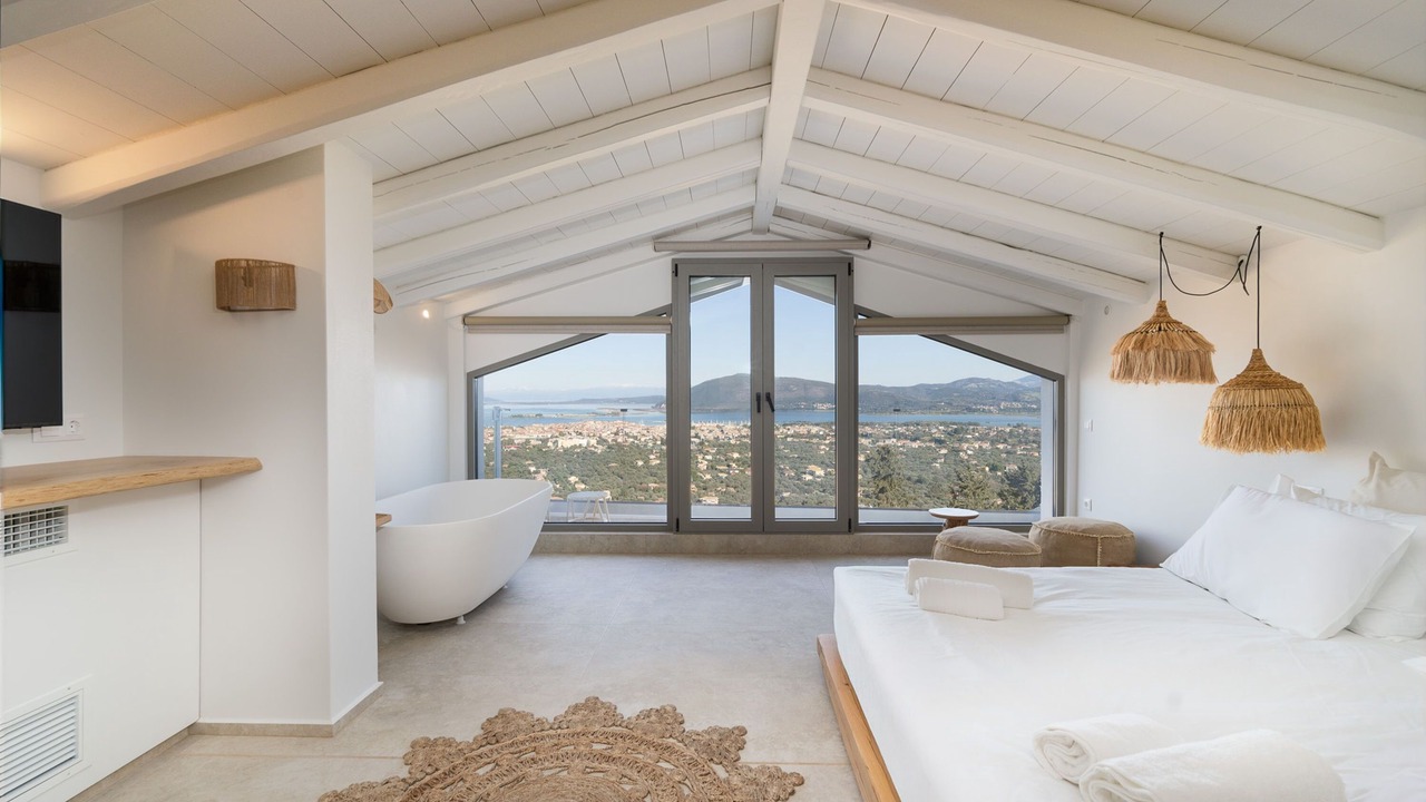 Photo of Bedroom in Apolpaina