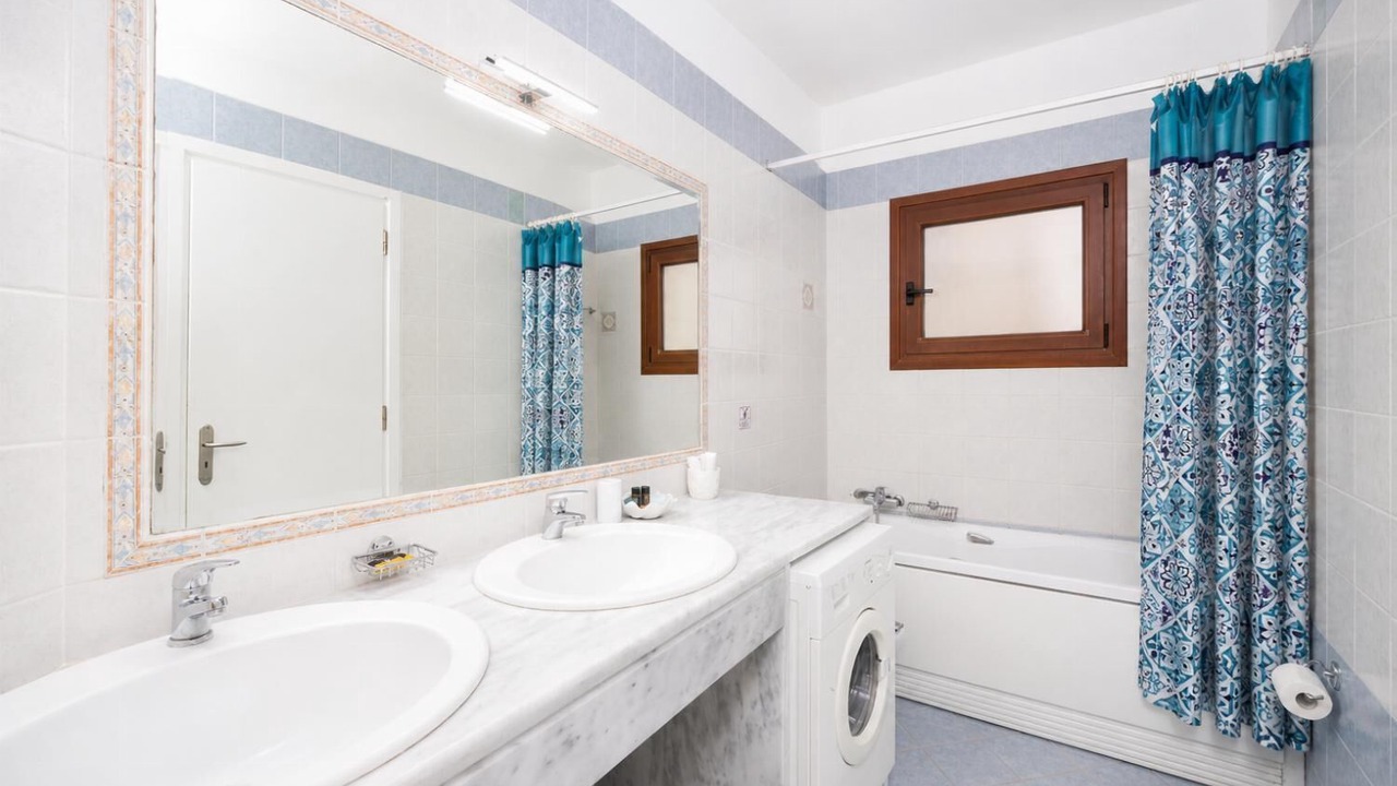Photo of Bathroom in Plaka