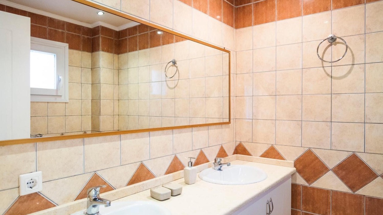 Photo of Bathroom in Gardenos