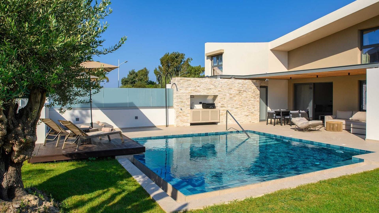 Photo of Outdoor in Ixia