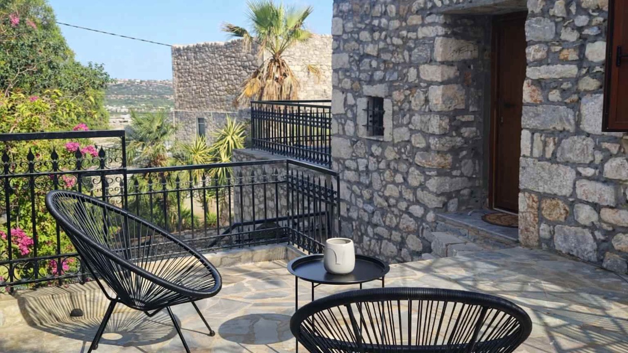 Photo of Patio Balcony in Koita