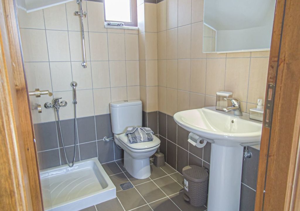 Photo of Bathroom in Katochori