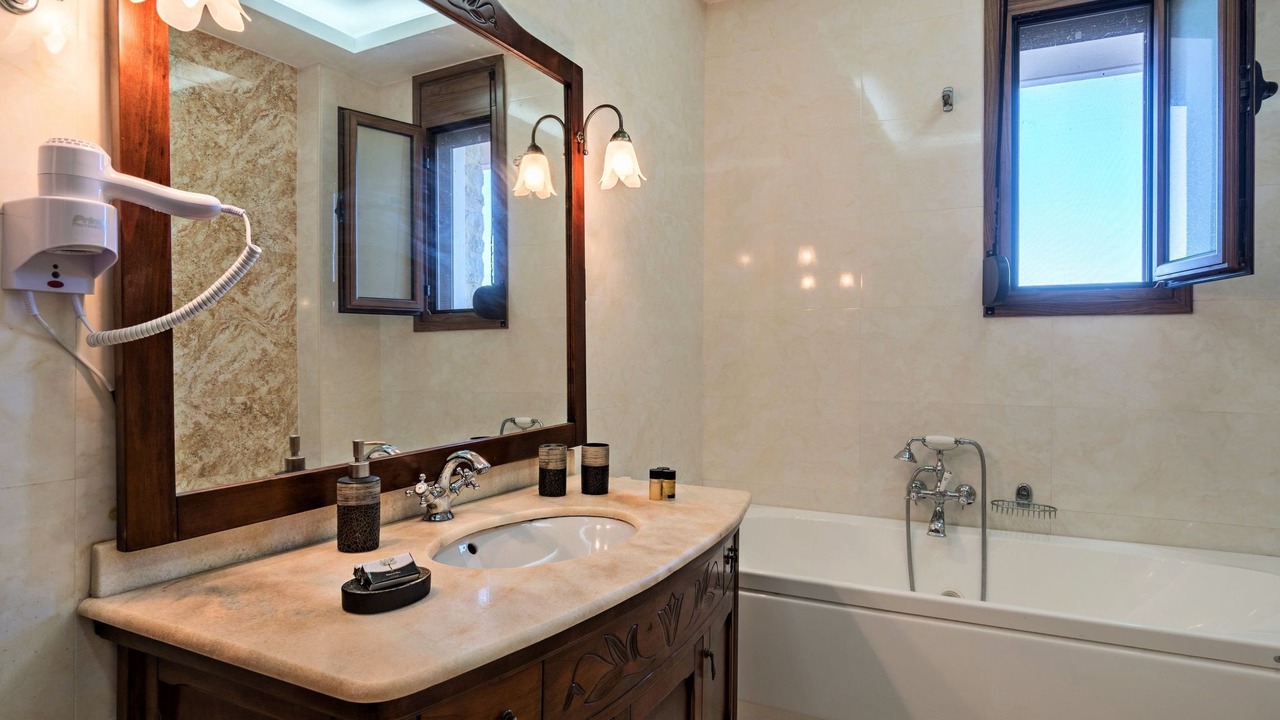 Photo of Bathroom in Kaloniktis