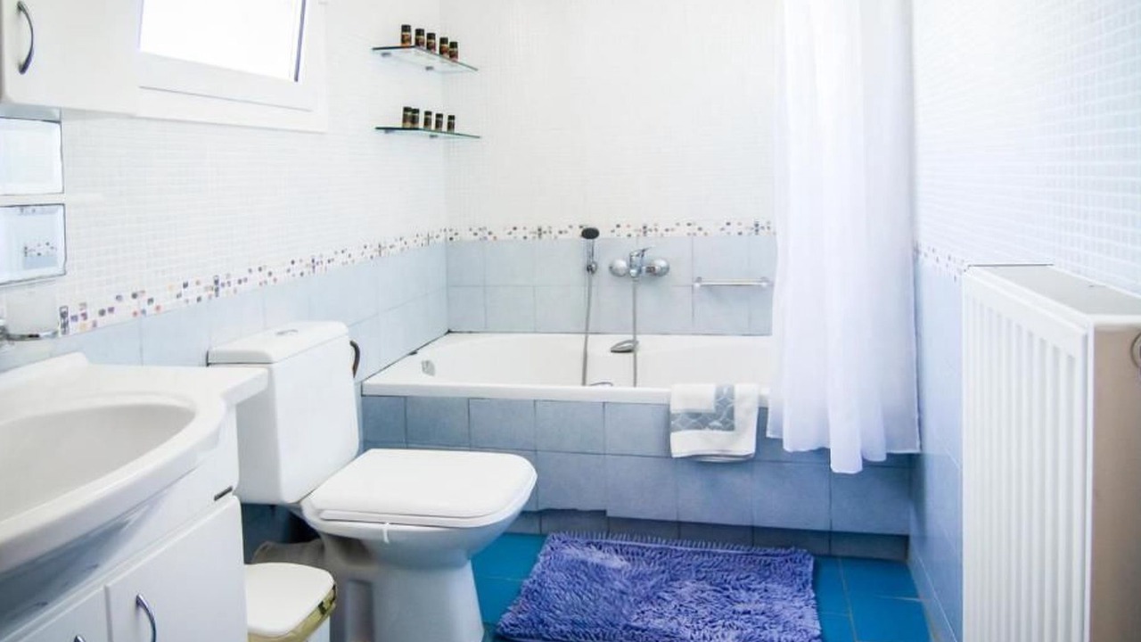 Photo of Bathroom in Kalathas