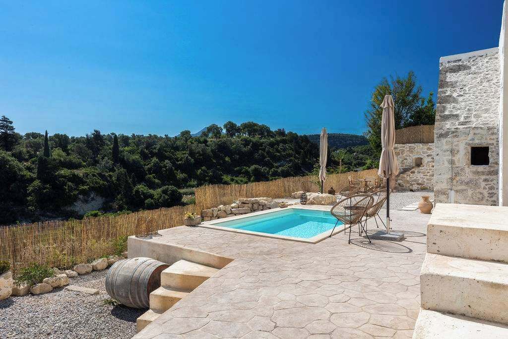 Photo of Outdoor in Amnatos