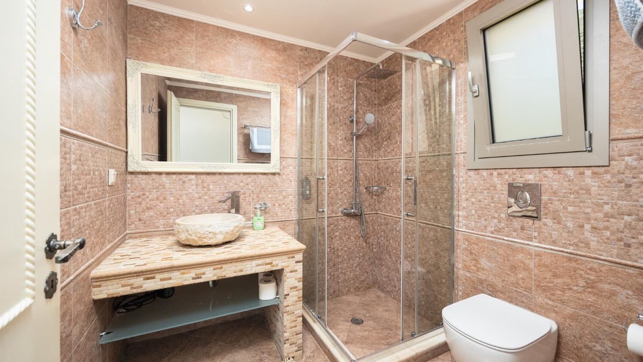 Photo of Bathroom in Spanokhorion