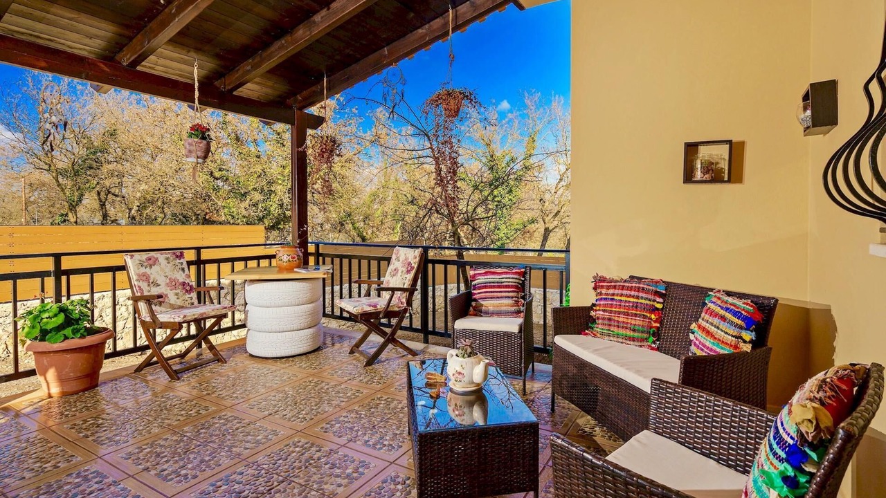 Photo of Patio Balcony in Armenoi