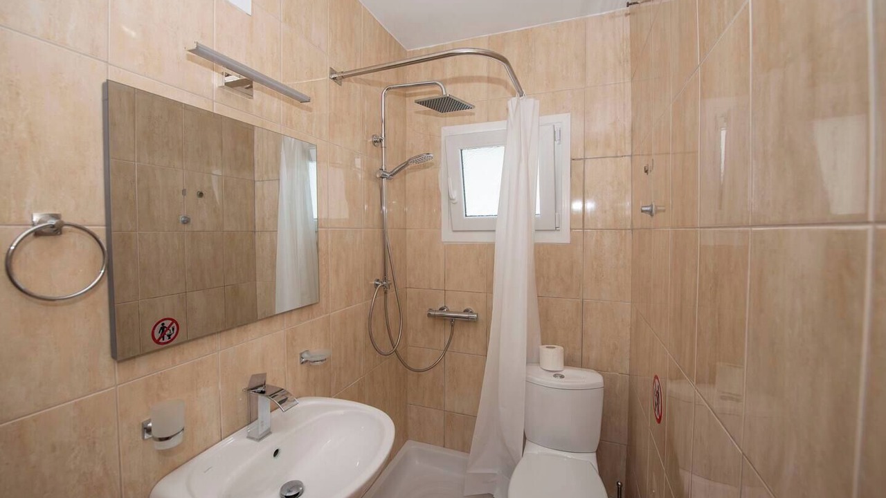Photo of Bathroom in Agios Stefanos Avliotes