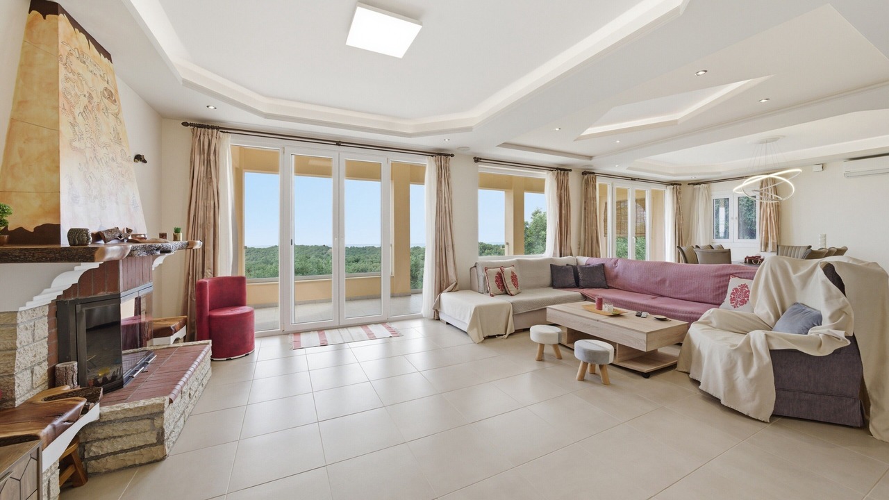 Photo of Livingroom in Petaleia