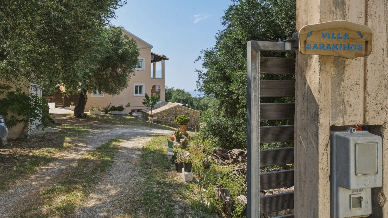 Photo of Outdoor in Petaleia