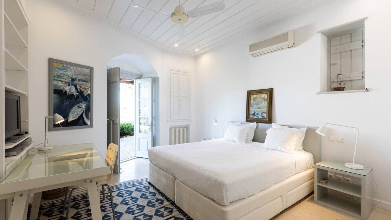 Photo of Bedroom in Hydra