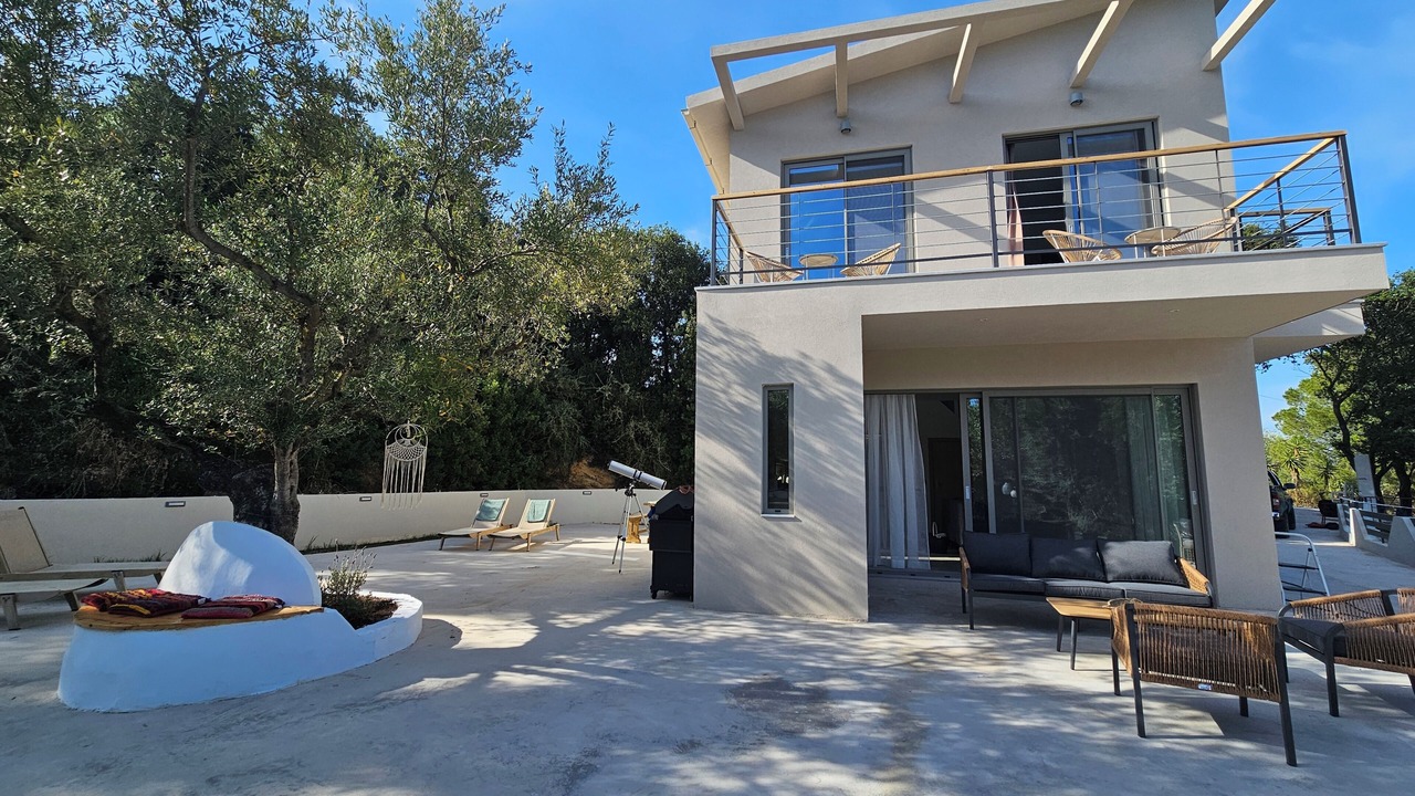 Photo of Patio Balcony in Alikanas