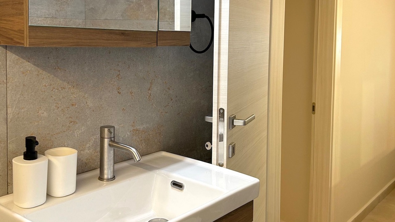 Photo of Bathroom in Elliniko-Argyroupoli