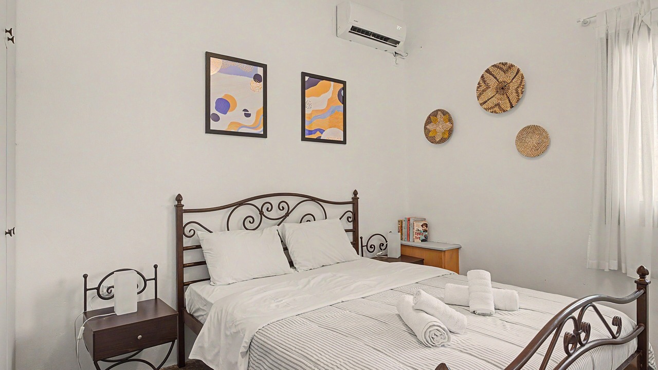 Photo of Bedroom in Kea