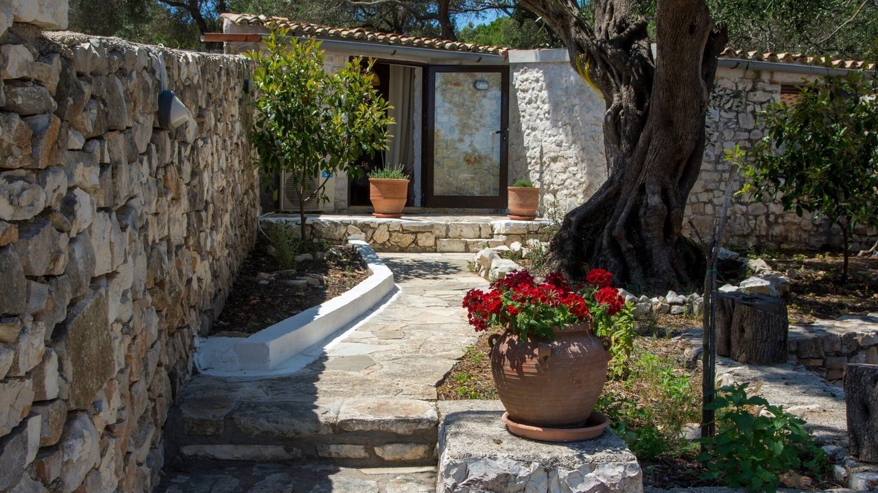 Photo of Others in Gaios